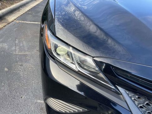 Used 2019 Toyota Camry SE image 16