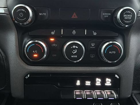Used 2020 RAM 1500 Lone Star RWD image 28