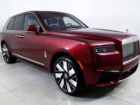 Certified 2025 Rolls-Royce Cullinan AWD/4WD image 6