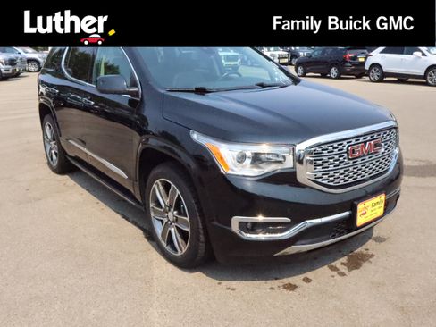 Used 2017 GMC Acadia Denali w/ Technology Package AWD/4WD image 1