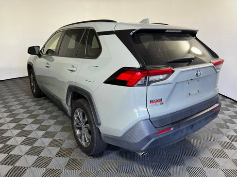 Used 2022 Toyota RAV4 XLE Premium AWD/4WD image 7