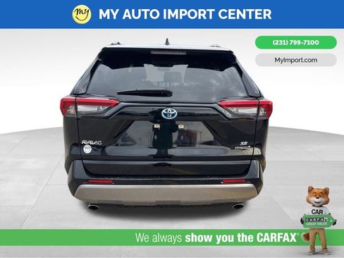 Used 2024 Toyota RAV4 SE w/ Convenience Package image 6