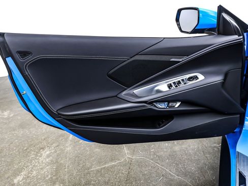 Used 2023 Chevrolet Corvette Stingray Convertible w/ Z51 Performance Package image 22