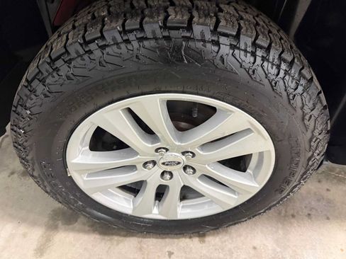 Used 2019 Ford Explorer XLT w/ Equipment Group 201A AWD/4WD image 12
