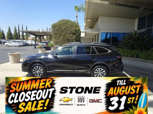 Used 2022 Subaru Outback Premium AWD/4WD image 4