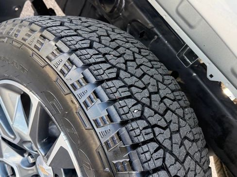 Used 2024 Chevrolet Silverado 1500 LT image 40