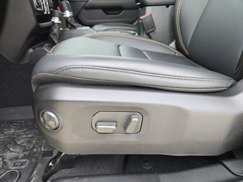 New 2026 Jeep Gladiator Sport image 19