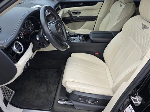 Used 2019 Bentley Bentayga image 10