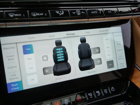 Used 2022 Jeep Grand Wagoneer Series III w/ Rear Seat Video Group 1 AWD/4WD image 31