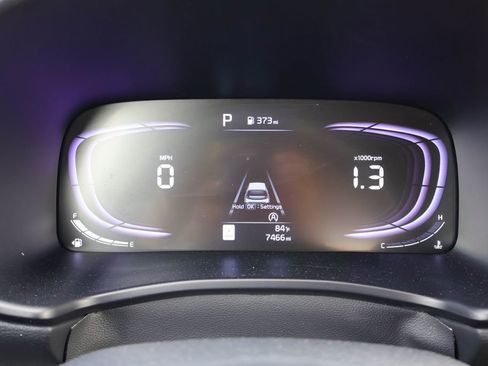 Used 2025 Kia Soul LX image 11