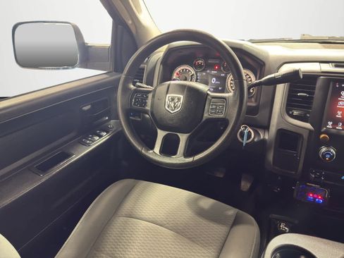 Used 2016 RAM 2500 Tradesman w/ Chrome Appearance Group image 17