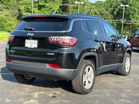 Used 2019 Jeep Compass Latitude w/ Popular Equipment Group AWD/4WD image 5