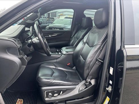 Used 2020 Cadillac Escalade Platinum image 24