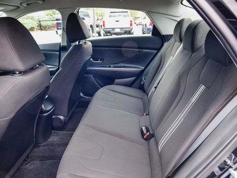 Used 2023 Hyundai Elantra SEL w/ Cargo Package image 21