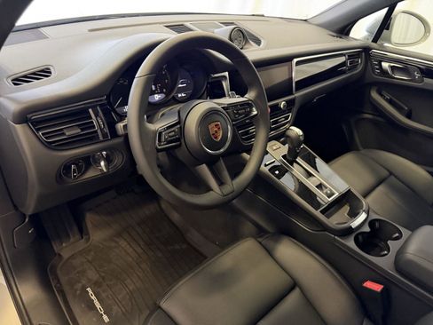 New 2026 Porsche Macan Turbo image 4