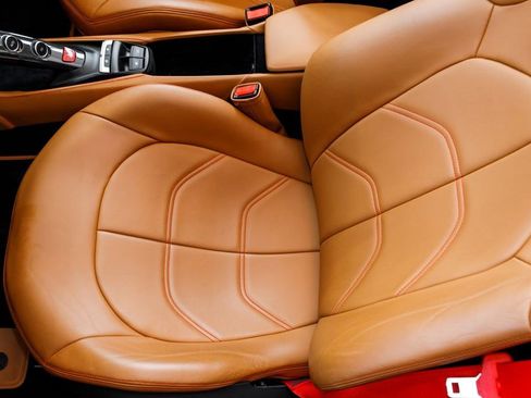 Used 2018 Ferrari 488 Spider image 28