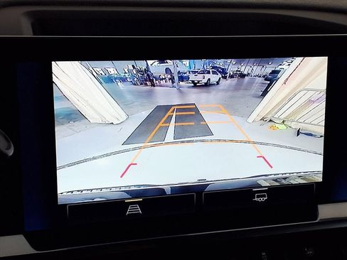 Used 2024 Chevrolet Silverado 1500 LT image 4