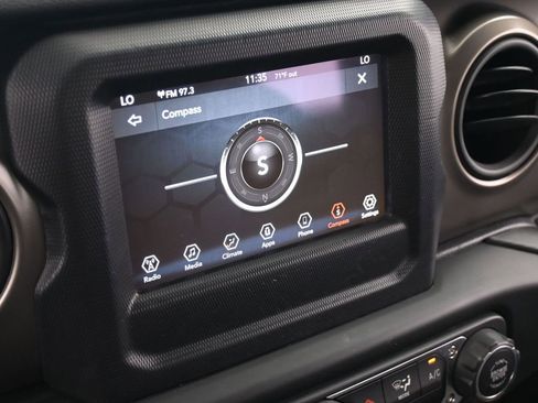 Used 2018 Jeep Wrangler Unlimited Sport S image 18