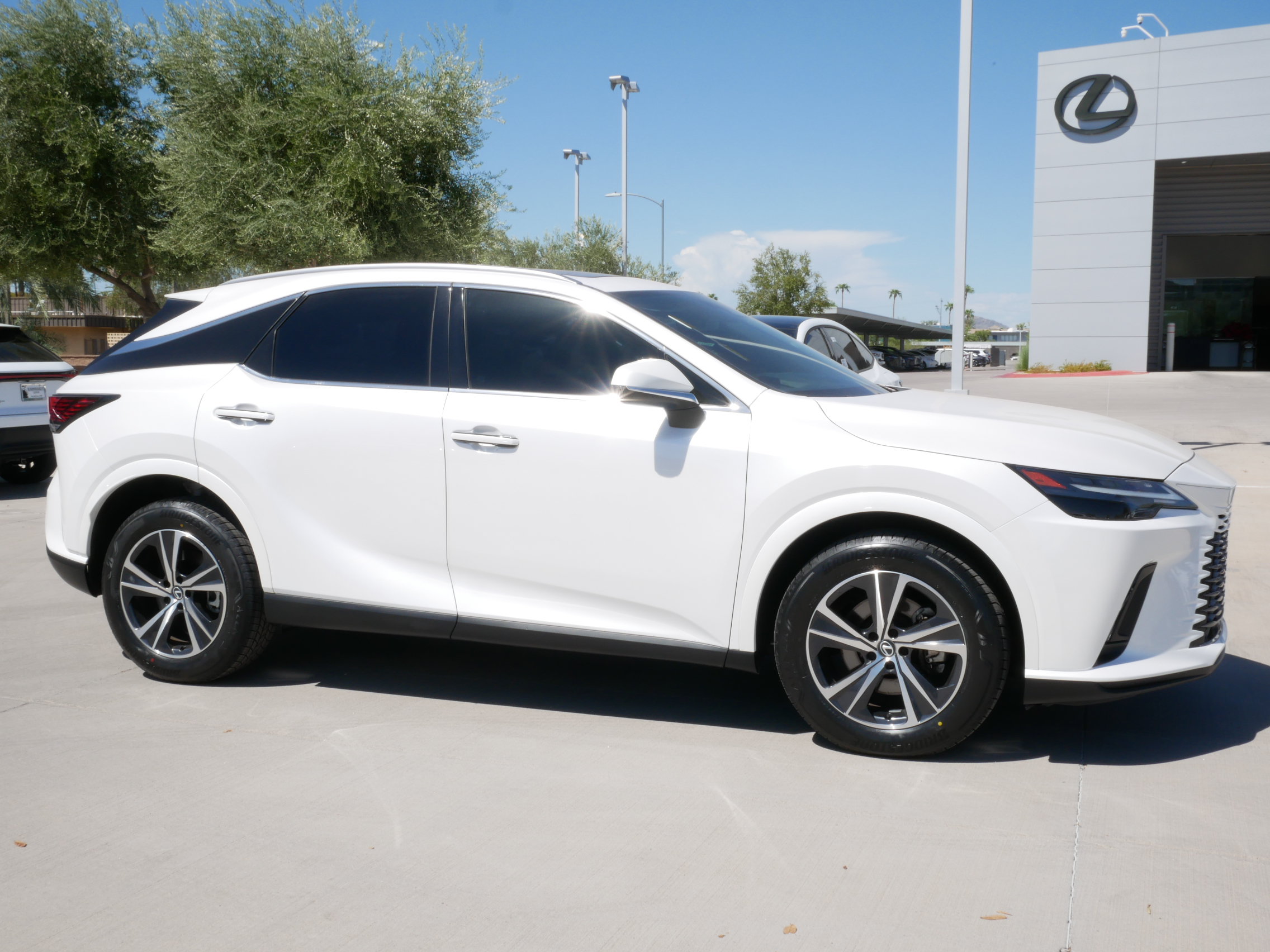 Used 2023 Lexus RX 350 FWD w/ Cold Area Package image 15