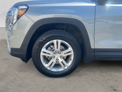 Used 2024 GMC Terrain SLE AWD/4WD image 14