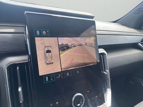 Used 2025 GMC Acadia Elevation image 38