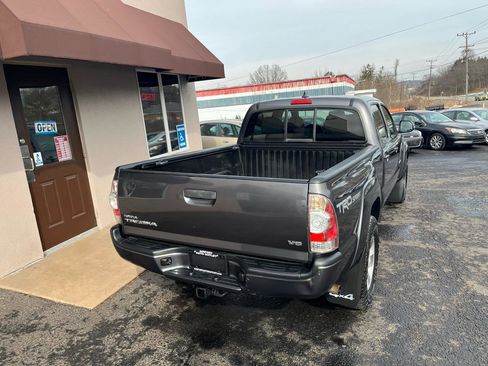 Used 2015 Toyota Tacoma 4x4 Double Cab w/ TRD Sport Package image 6