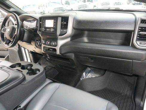 Used 2024 RAM 2500 Tradesman w/ Chrome Appearance Group image 24
