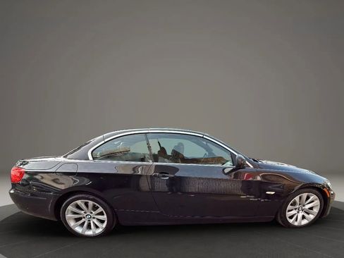 Used 2013 BMW 328i Convertible image 4