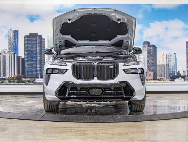 Used 2026 BMW X7 M60i AWD/4WD image 4