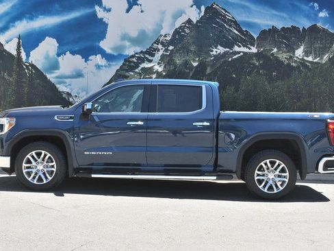 Used 2022 GMC Sierra 1500 SLT w/ SLT Premium Package AWD/4WD image 7