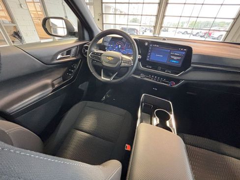 Used 2025 Chevrolet Equinox LT image 38