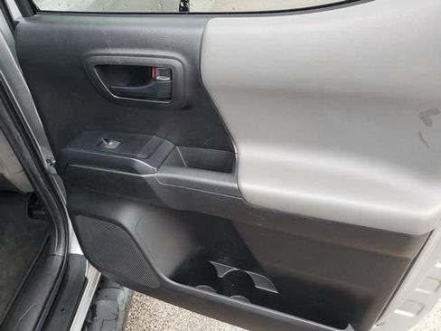 Used 2023 Toyota Tacoma SR AWD/4WD image 17