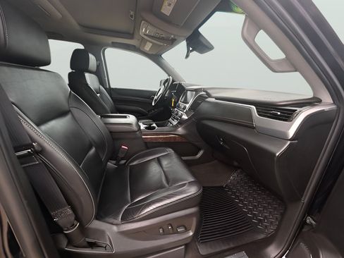 Used 2018 Chevrolet Suburban LT AWD/4WD image 13