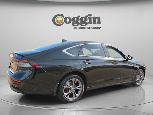 Certified 2023 Honda Accord EX image 5