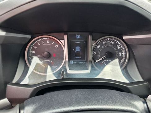 Used 2019 Toyota Tacoma SR5 AWD/4WD image 22
