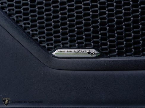 Used 2022 Lamborghini Huracan EVO RWD image 24