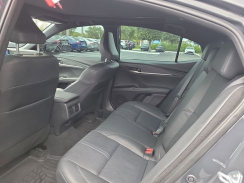 Used 2025 Toyota Camry XSE FWD image 18