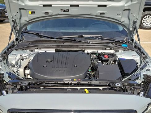 Used 2024 Volvo S60 B5 Core image 28