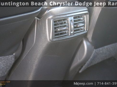 Used 2019 Nissan Rogue Sport SL w/ Premium Package image 35