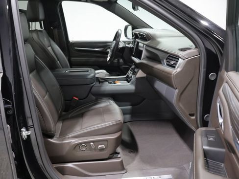 Used 2024 GMC Yukon XL Denali w/ Denali Reserve Package AWD/4WD image 24