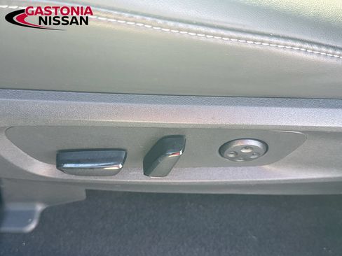 Used 2023 INFINITI QX60 Luxe w/ Performance Audio Package FWD image 25