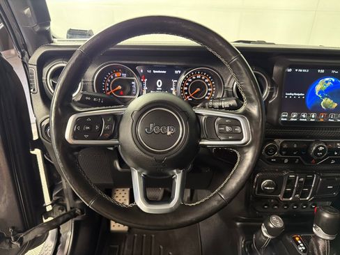 Used 2020 Jeep Wrangler Unlimited Sahara AWD/4WD image 14