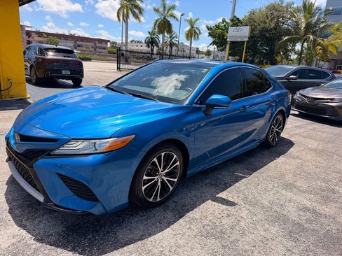 Used 2020 Toyota Camry XSE w/ Navigation Package FWD image 2