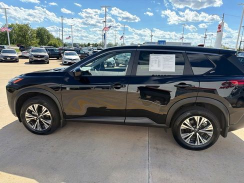 Used 2023 Nissan Rogue SV AWD/4WD image 8