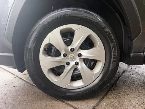 Used 2020 Toyota RAV4 LE w/ All Weather Liner Package AWD/4WD image 10
