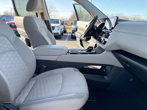 Used 2024 Nissan Pathfinder SV image 21