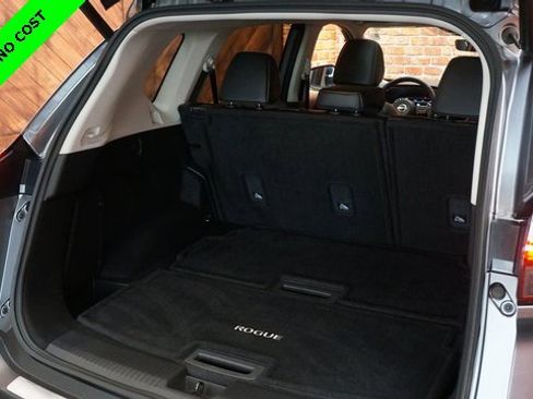 Used 2022 Nissan Rogue SL w/ SL Premium Package image 43