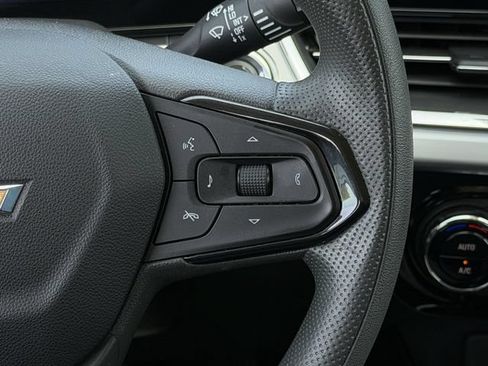 Used 2025 Chevrolet Trax LT FWD image 15