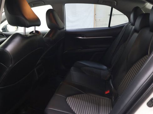 Used 2021 Toyota Camry SE image 15