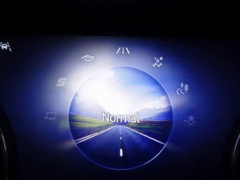 Used 2022 Ford Explorer XLT image 33